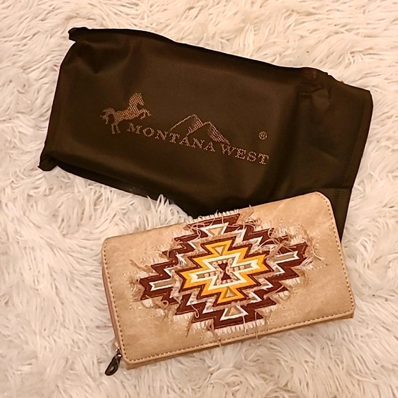 NWT Western Aztec embroidered Montana West Wrangler wallet with dust jacket. - Picture 1 of 7